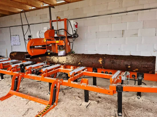 NikiMara - řezba kulatin, stře&scaron;n&iacute; latě, prkna, hranoly